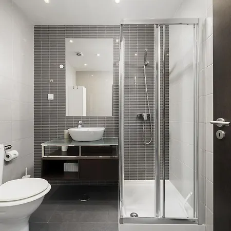 Modern Apartment, Old Town Albufeira, 7 Minute Walk To Beach Апартаменты *
