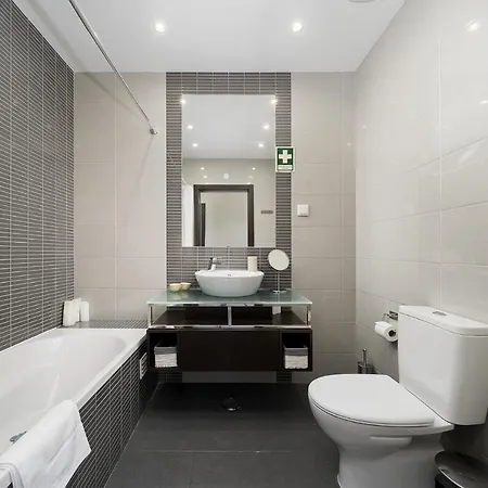 Modern Apartment, Old Town Albufeira, 7 Minute Walk To Beach Апартаменты Албуфейра